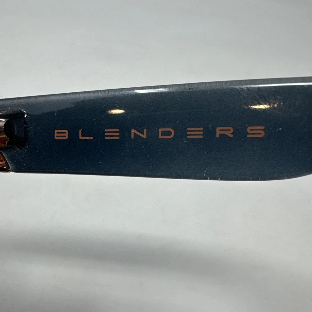 Blenders Crystal Wave Sunglasses Full Rim Polarized‎ Lenses 100% UV Protection